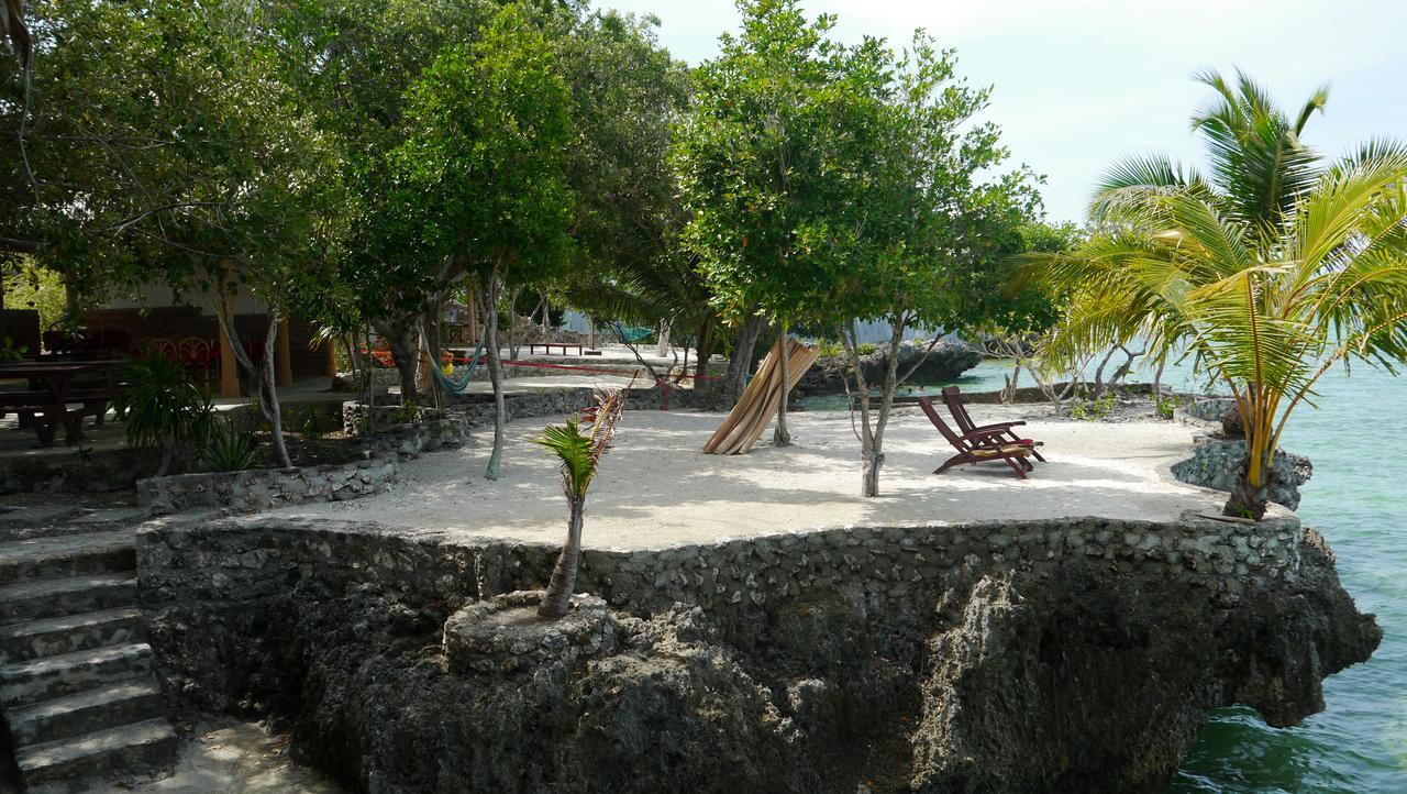 Moalboal T Breeze Coastal Resort Extérieur photo